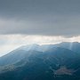 対面に見えるは飯縄山